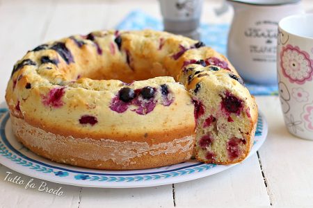 CIAMBELLA AI FRUTTI DI BOSCO E RICOTTA