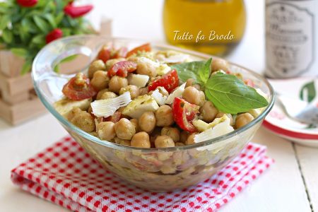INSALATA-DI-CECI-AL-PESTO-E-GRANA