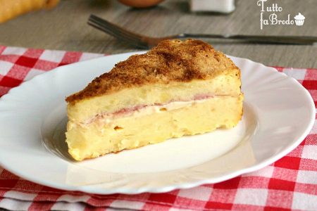 TORTA-DI-PATATE-CON-PROSCIUTTO-E-FORMAGGIO