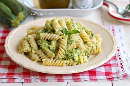 PASTA-CREMOSA-ALLE-ZUCCHINE-2