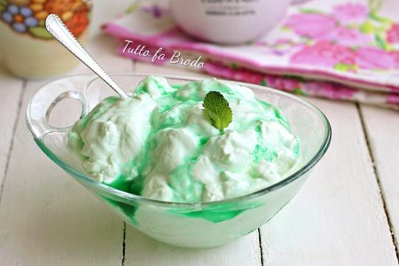 GELATO-ALLA-MENTA-E-LATTE