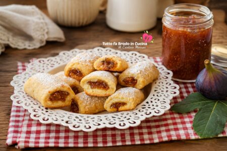BISCOTTI RIPIENI DI MARMELLATA DI FICHI