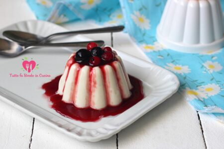 PANNA COTTA AI FRUTTI DI BOSCO