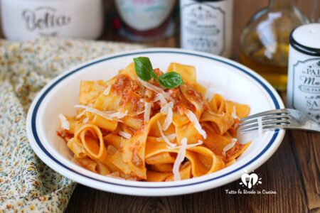 PAPPARDELLE AL RAGU' DI SALSICCIA