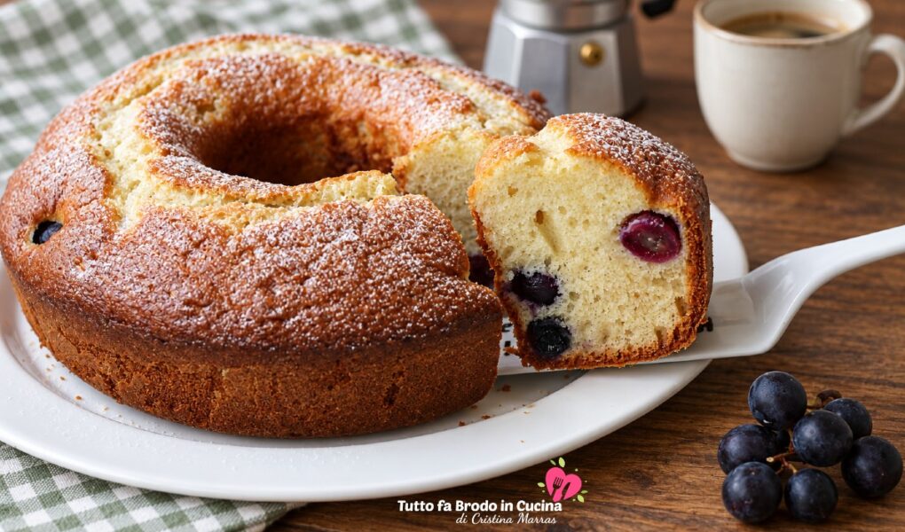 CIAMBELLA ALL'UVA CON YOGURT