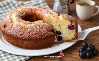 CIAMBELLA ALL'UVA CON YOGURT