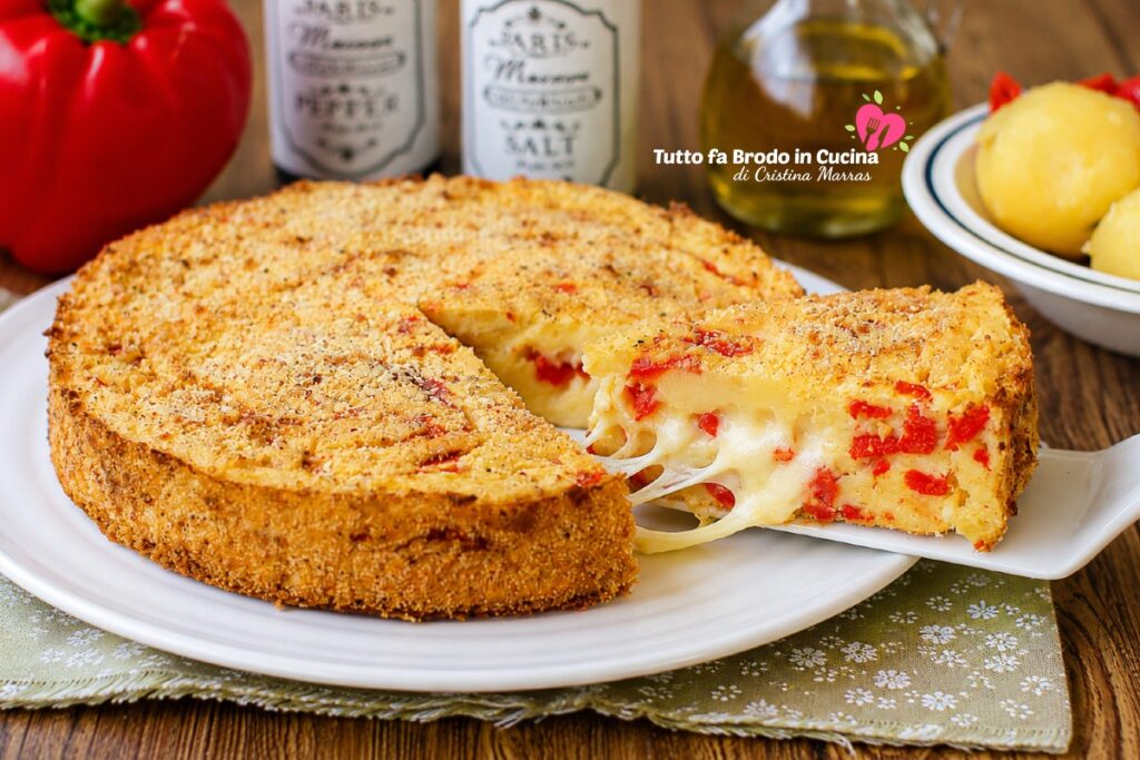 TORTA DI PATATE CON PEPERONI E SCAMORZA