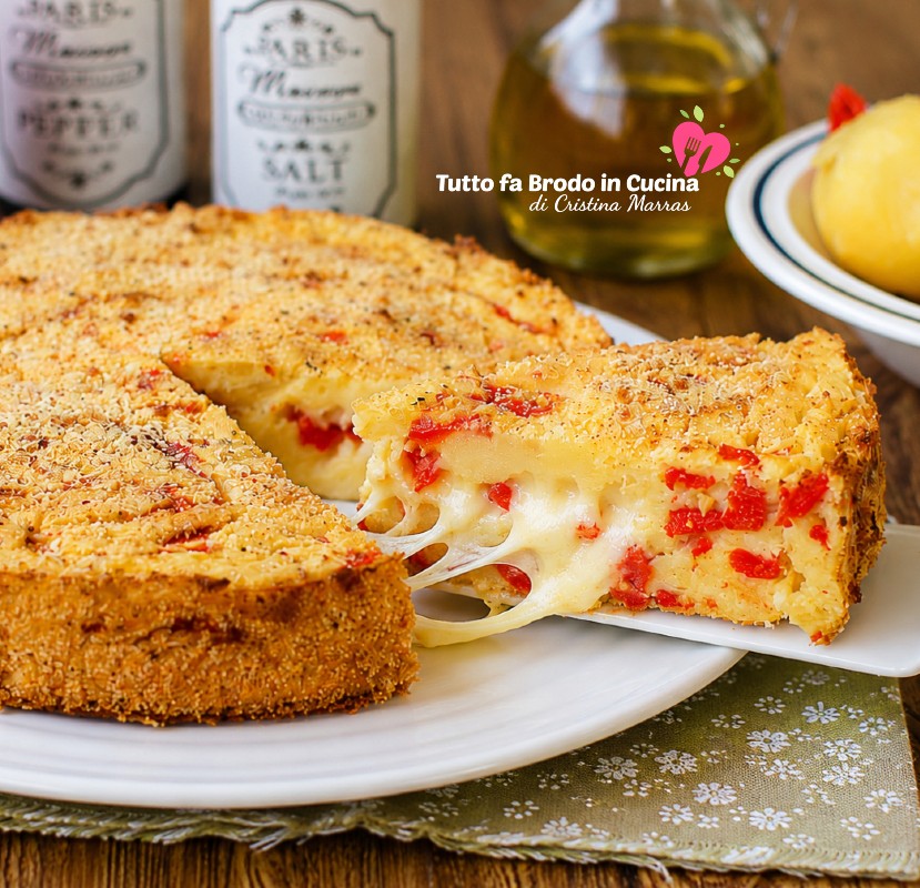 TORTA DI PATATE CON PEPERONI E SCAMORZA