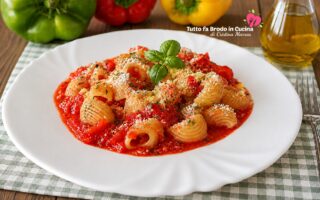 PASTA CON CREMA DI PEPERONI SENZA PANNA