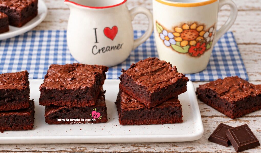 BROWNIES AL CIOCCOLATO FONDENTE
