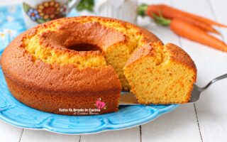 CIAMBELLA CAMILLA ALLE CAROTE E MANDORLE