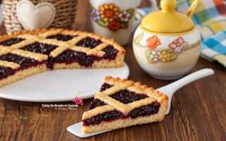 CROSTATA ALLA MARMELLATA DI FRUTTI DI BOSCO