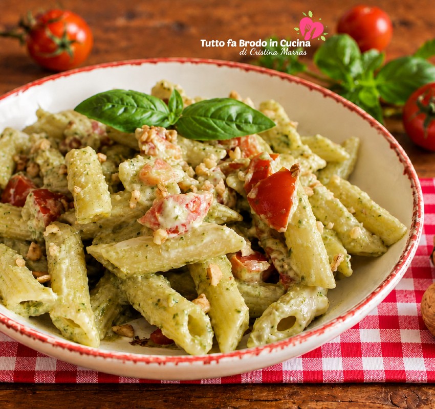 PASTA AL PESTO POMODORI E PHILADELPHIA